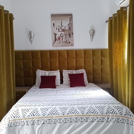 Un Riad Pour Se Divertir En Famille & Se Detendre Marrakesh Exterior photo