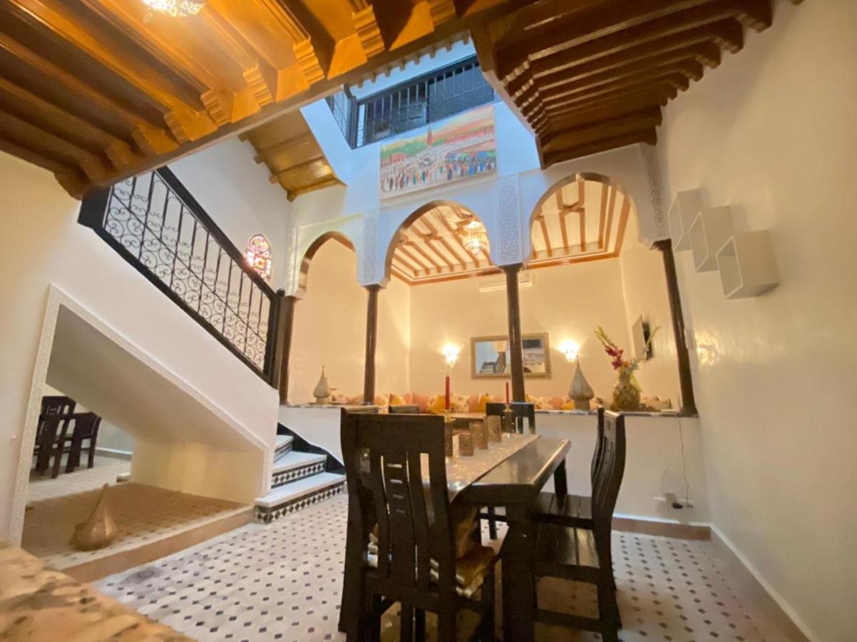 Un Riad Pour Se Divertir En Famille & Se Detendre Marrakesh Exterior photo